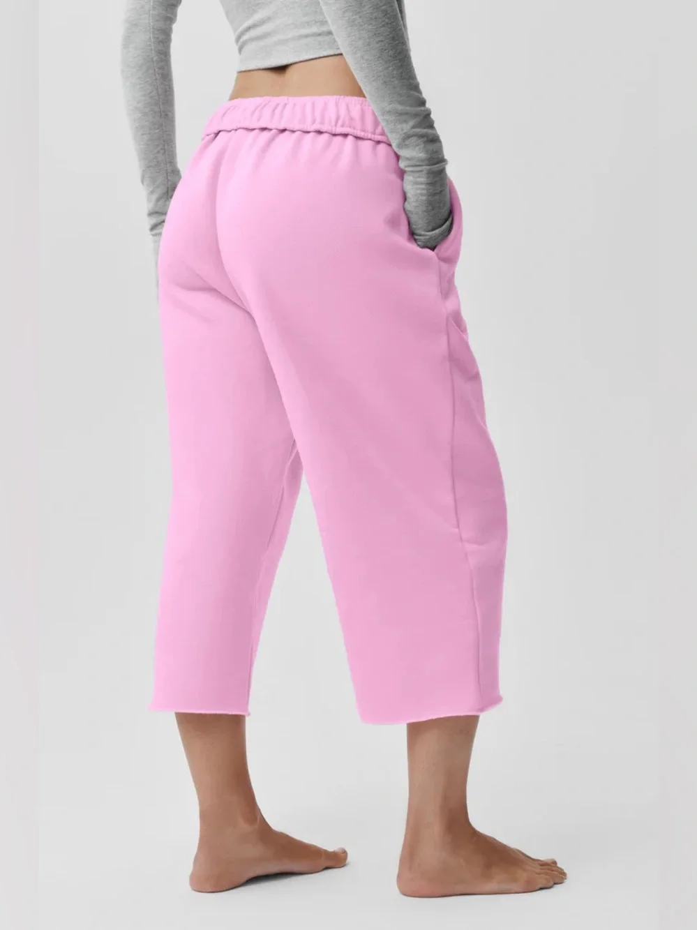 ALO YOGA | ✨NEW✨ Accolade Cutoff Sweatpant in Candy Heart Pink